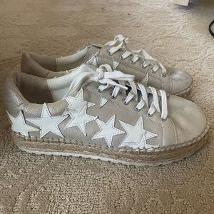 Marc fisher star sneakers